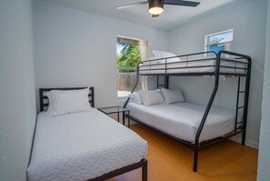 2 Schlafzimmer, Bügeleisen/Bügelbrett, WLAN, Bettwäsche