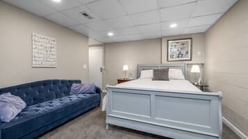 4 多间卧室、办公桌、熨斗/熨衣板、旅行婴儿床