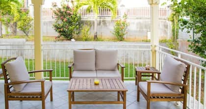 Pleasant accommodation in Le Gosier (terrace, garden & barbecue)