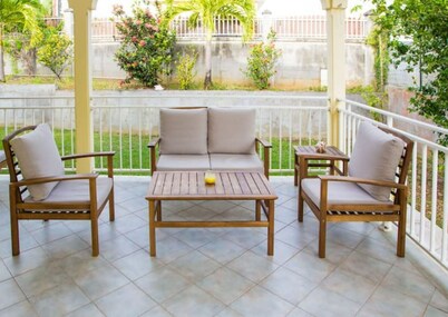 Pleasant accommodation in Le Gosier (terrace, garden & barbecue)
