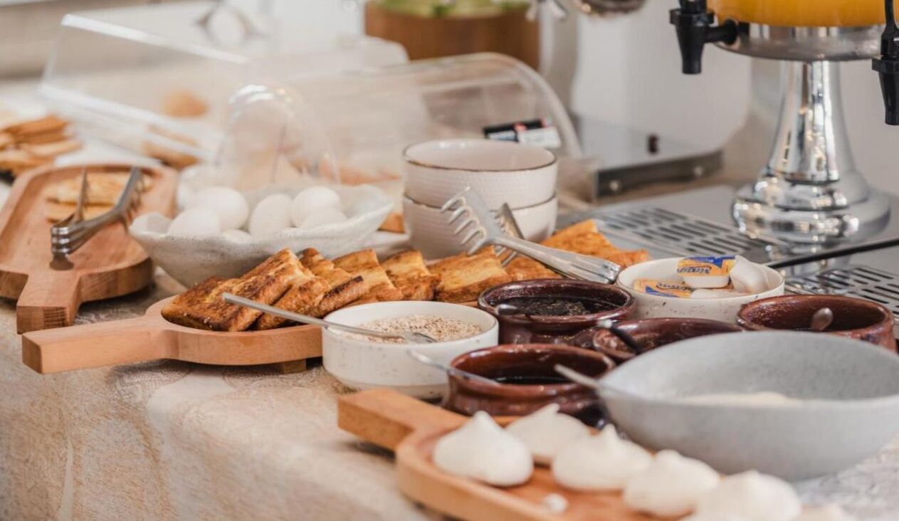 Free daily continental breakfast