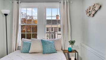 2 bedrooms, desk, iron/ironing board, free WiFi