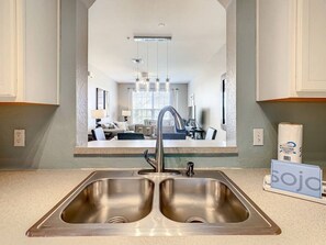 Interior - Windsor Hills Fun Lake View Mickey Disney Condo (Kissimmee)