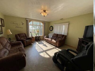 Coming soon. Large country home in Turner County. 25 minute to Sioux Falls 