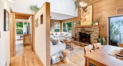 Stylish Neahkahnie Cabin with a Stunning Seaview!