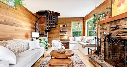 Stylish Neahkahnie Cabin with a Stunning Seaview!