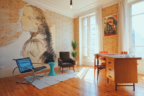 Estacart - Grenoble Centre authentique appartement en style français classique.