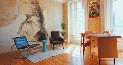 Estacart - Grenoble Centre authentique appartement en style français classique.