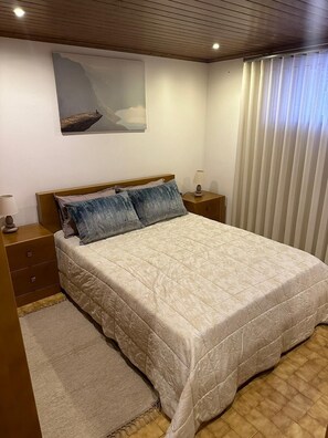 2 chambres, fer et planche à repasser, Wi-Fi gratuit, draps fournis