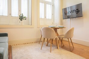 Apartment | Living area - Liiiving - Urban Retreat Apartment  (Porto)