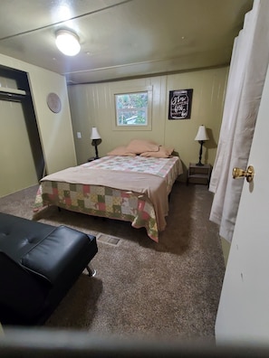 3 habitaciones y ropa de cama