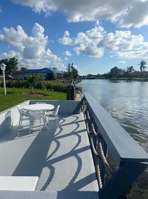 Outdoor dining - Villa Carmen (Cape Coral)