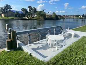 屋外ダイニングエリア