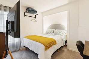 3 bedrooms, desk, iron/ironing board, travel cot