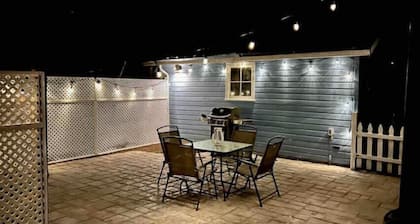 Entire house in a vibrant neighborhood - 3 Beds