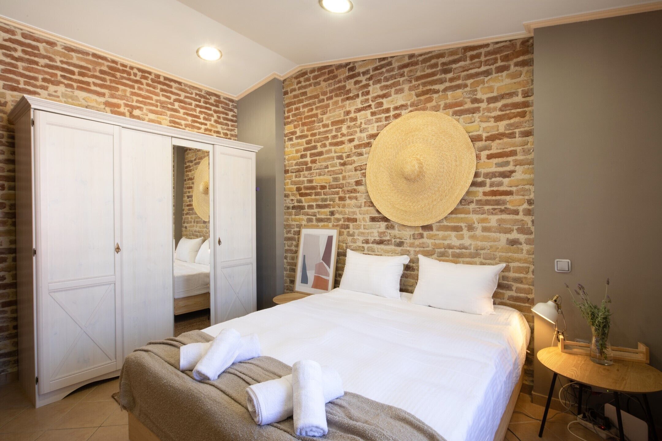 Apartament urbà | 1 dormitori, escriptori, habitacions insonoritzades i wifi gratuïta 