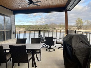 Outdoor dining - Contemporary Waterfront Ranch Villa at Twin Canyons Longhorn Ranch (Granbury)