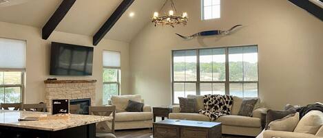 Smart-tv en een open haard