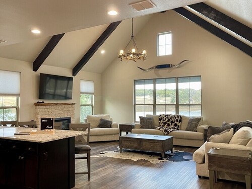 Contemporary Waterfront Ranch Villa at Twin Canyons Longhorn Ranch