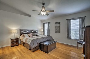 4 bedrooms, iron/ironing board, free WiFi, bed sheets