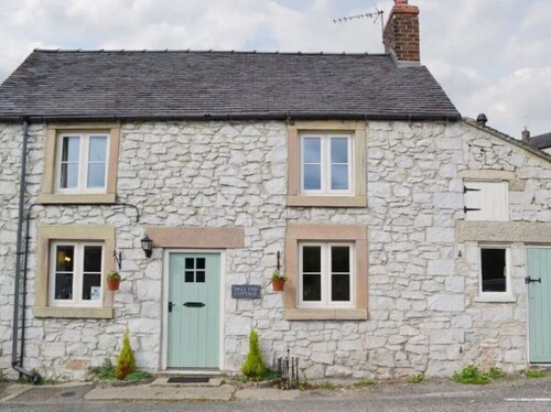Dale End Cottage, Brassington. Perfect country cottage for 4, pet friendly