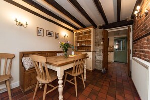 Dining - Dale End Cottage, Brassington. Perfect country cottage for 4, pet friendly (Brassington)