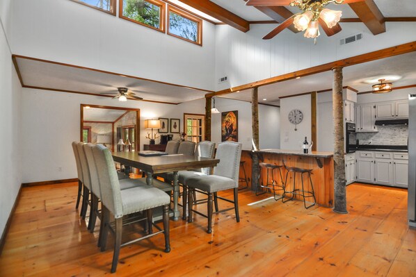 Dining - Rushing River Lodge Toccoa Fishing Tubing Trails (Blue Ridge)