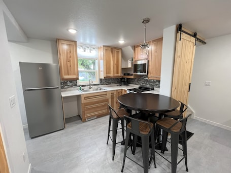 Private kitchen. The Oakes Isle - with Hot tub!