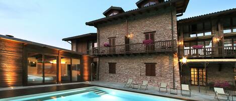 Seasonal outdoor pool