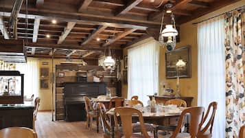 Buffet déjeuner gratuit tous les jours