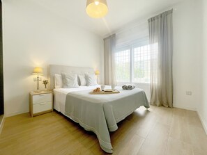 1 habitación, tabla de planchar con plancha, wifi gratis y ropa de cama 