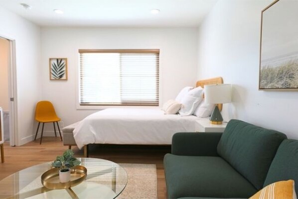 Interior - The Pearl Mar Vista 15 (Los Angeles)