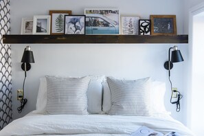 2 bedrooms, desk, iron/ironing board, travel cot