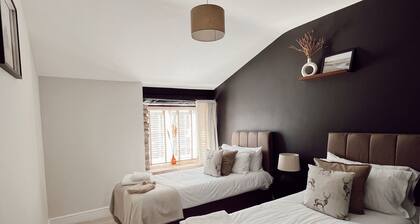 Gardenerâs Cottage â A Tranquil Retreat in Historic Wales