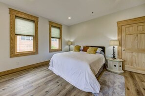 2 Schlafzimmer, Bügeleisen/Bügelbrett, kostenloses WLAN, Bettwäsche