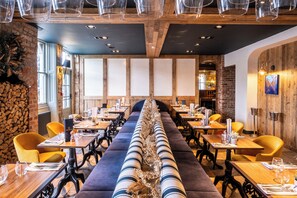 Dining room - The Stroud Hotel (Stroud)