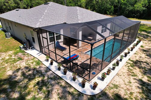 New Heated Pool- Amenity Rich Dogs Ok