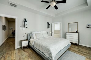 3 bedrooms, desk, iron/ironing board, travel cot