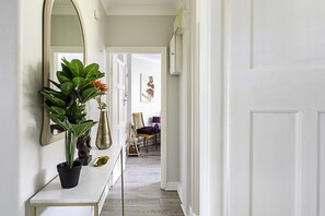 Interior - Chic High Spec Apartment Near Central London (London)