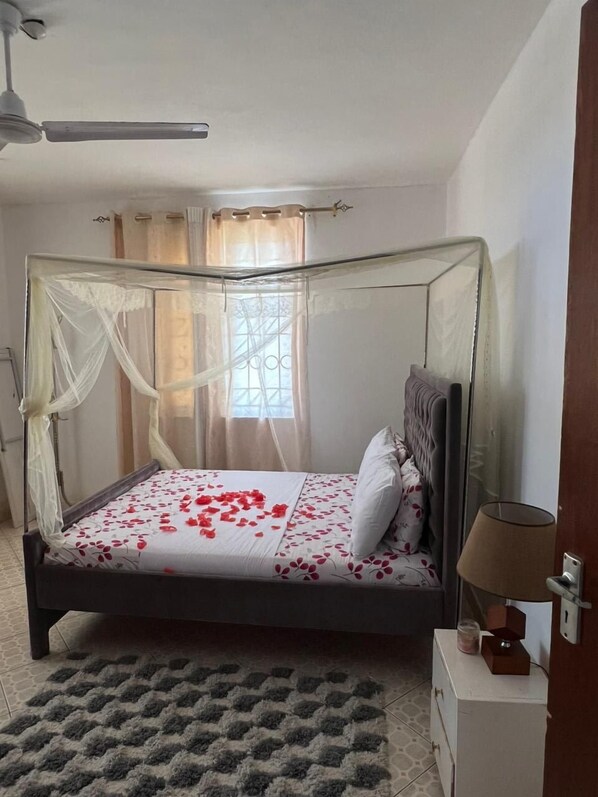 1 soverom, strykejern/-brett, wi-fi og sengetøy