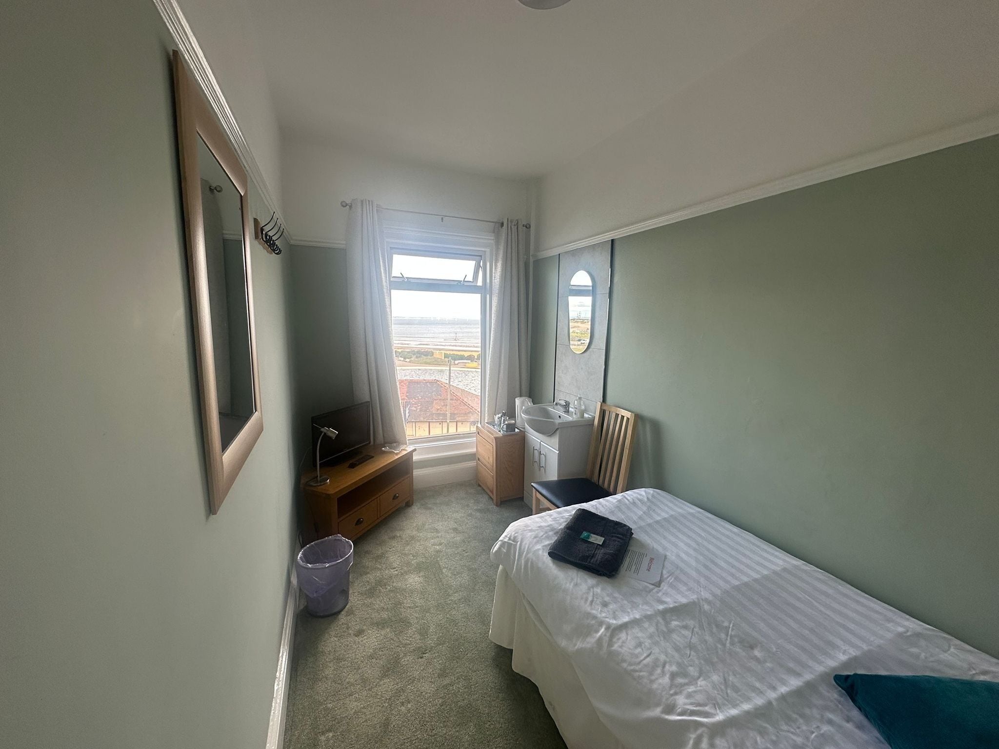 Standard Single Room | Free WiFi