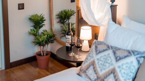 Habitación Confort doble | Sábanas de algodón egipcio, ropa de cama de alta calidad, minibar