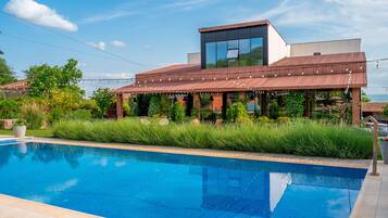 Seasonal outdoor pool