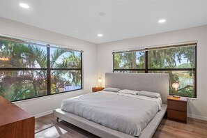 5 Schlafzimmer, Zimmersafe, Bügeleisen/Bügelbrett, Reisekinderbett