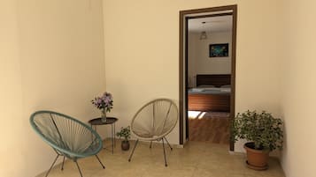 1 habitación, decoración personalizada y muebles diferentes