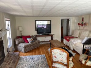 Living area - The Hideaway (Brewster)