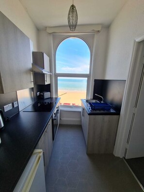 Private kitchen - Farina No5, Sea view studio sleeping 2 guests (Bridlington)