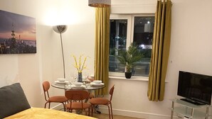 Ảnh chưa phân loại, 2 trong số 10 ảnh, nút