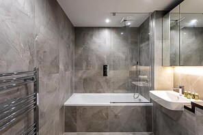 Apartment | Bathroom