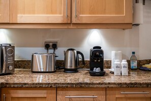 Maison, plusieurs lits | Cuisine privée | Réfrigérateur, micro-ondes, four, plaque de cuisson